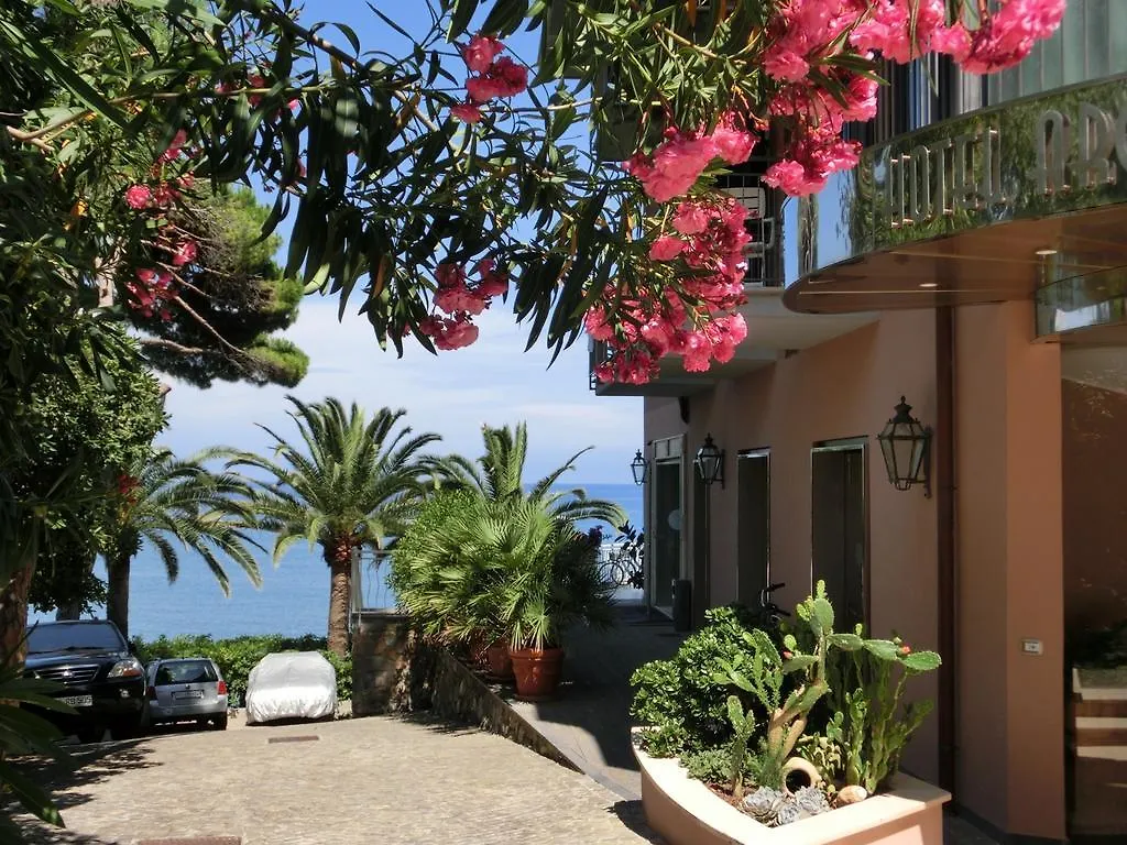 Hotel Arc En Ciel Диано-Марина Италия
